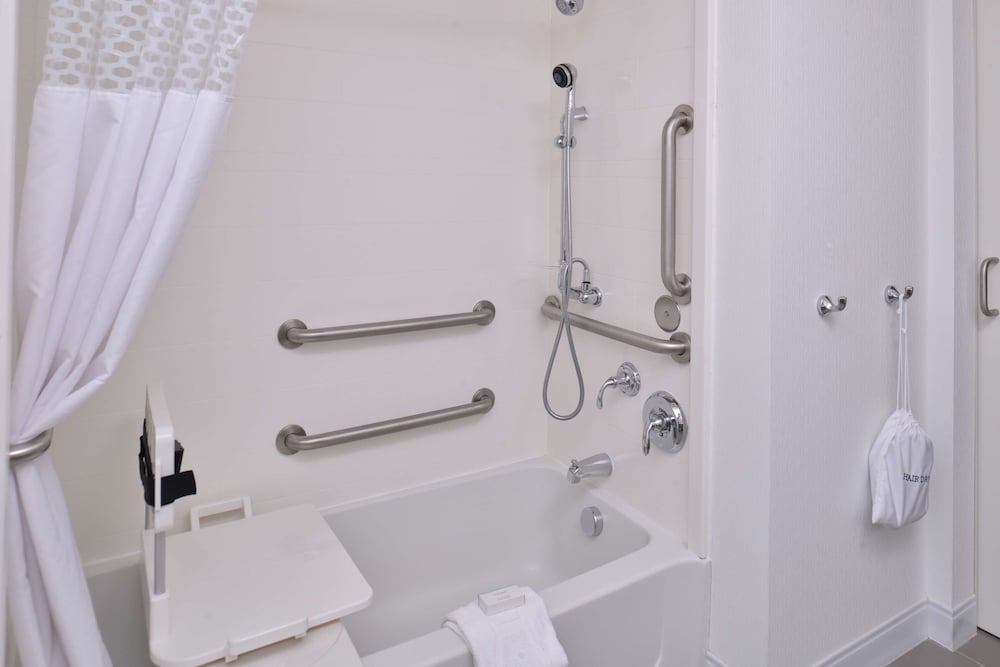 Hampton Inn & Suites Ames - photo 27