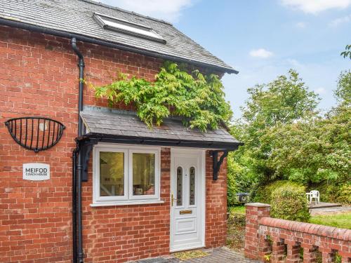 Meifod Coach House — 4-Star Luxury Hotel in Denbigh, United Kingdom