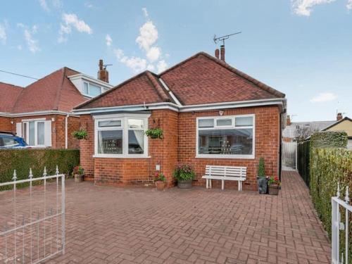 Bungalow In Hornsea Near Sea With Garden — 4-Star Luxury Hotel in Hornsea, United Kingdom