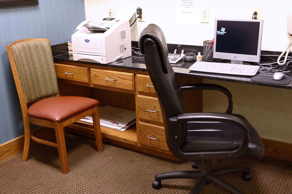 Hampton Inn & Suites Chesapeake Square Mall - photo 34