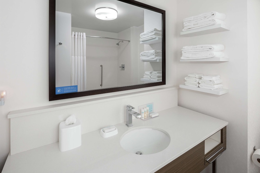 Hampton Inn & Suites San Diego Airport Liberty Station - photo 37