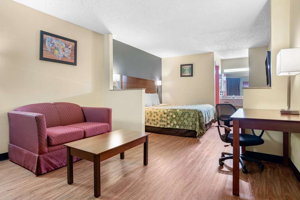 Econo Lodge Inn & Suites Forest - photo 14