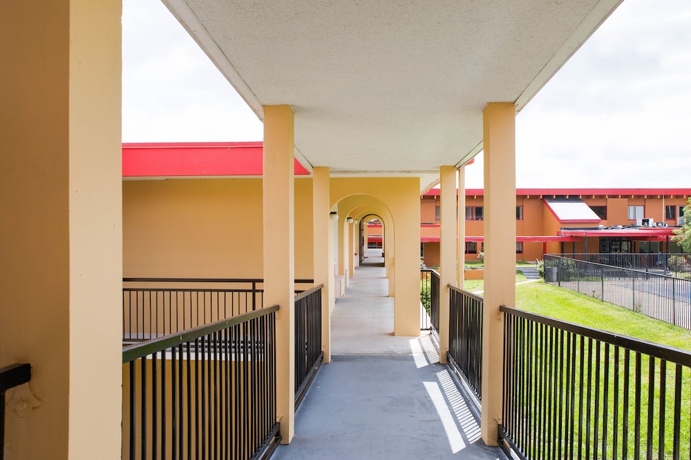 OYO Hotel Doswell Kings Dominion - photo 18