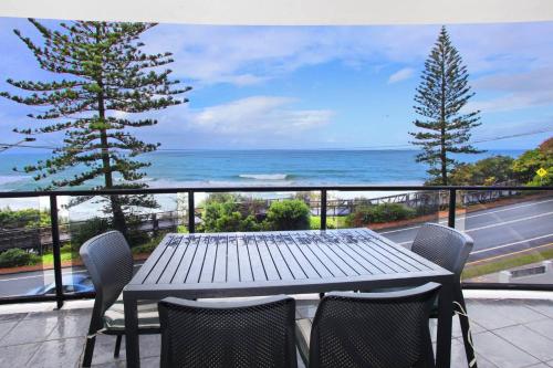 Unit 5 Phoenix — 4-Star Luxury Hotel in Coolum Beach, Australia