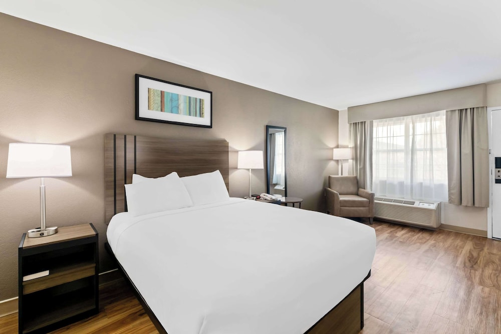 Quality Inn Fayetteville near Historic Downtown Square - photo 14