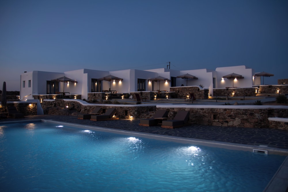 Thronos Suites — 4-Star Luxury Hotel in Mykonos, Greece