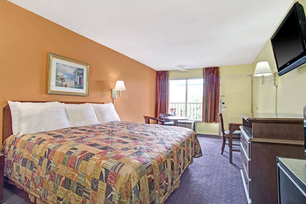 Days Inn by Wyndham Benson - photo 13