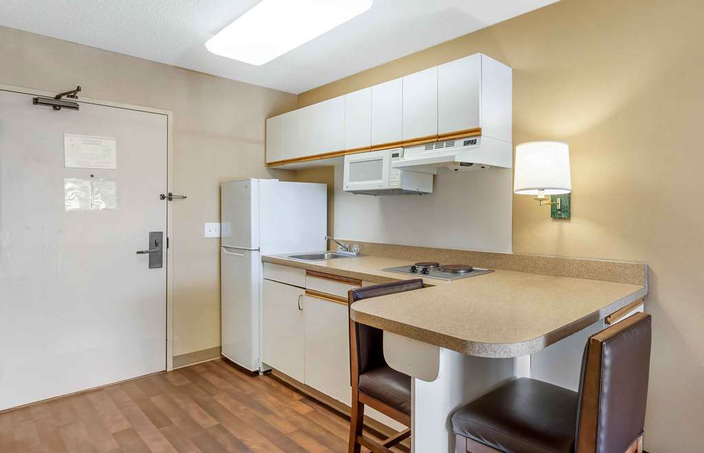 Extended Stay America Select Suites Chicago Naperville East - photo 20