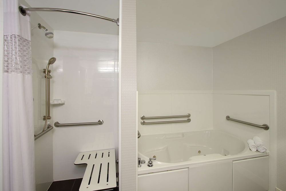 Hampton Inn Hagerstown I 81 - photo 27