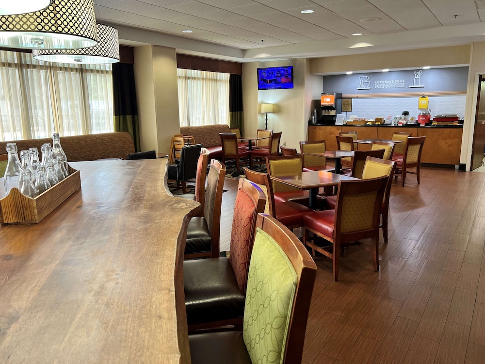 Hampton Inn New Bern - photo 2
