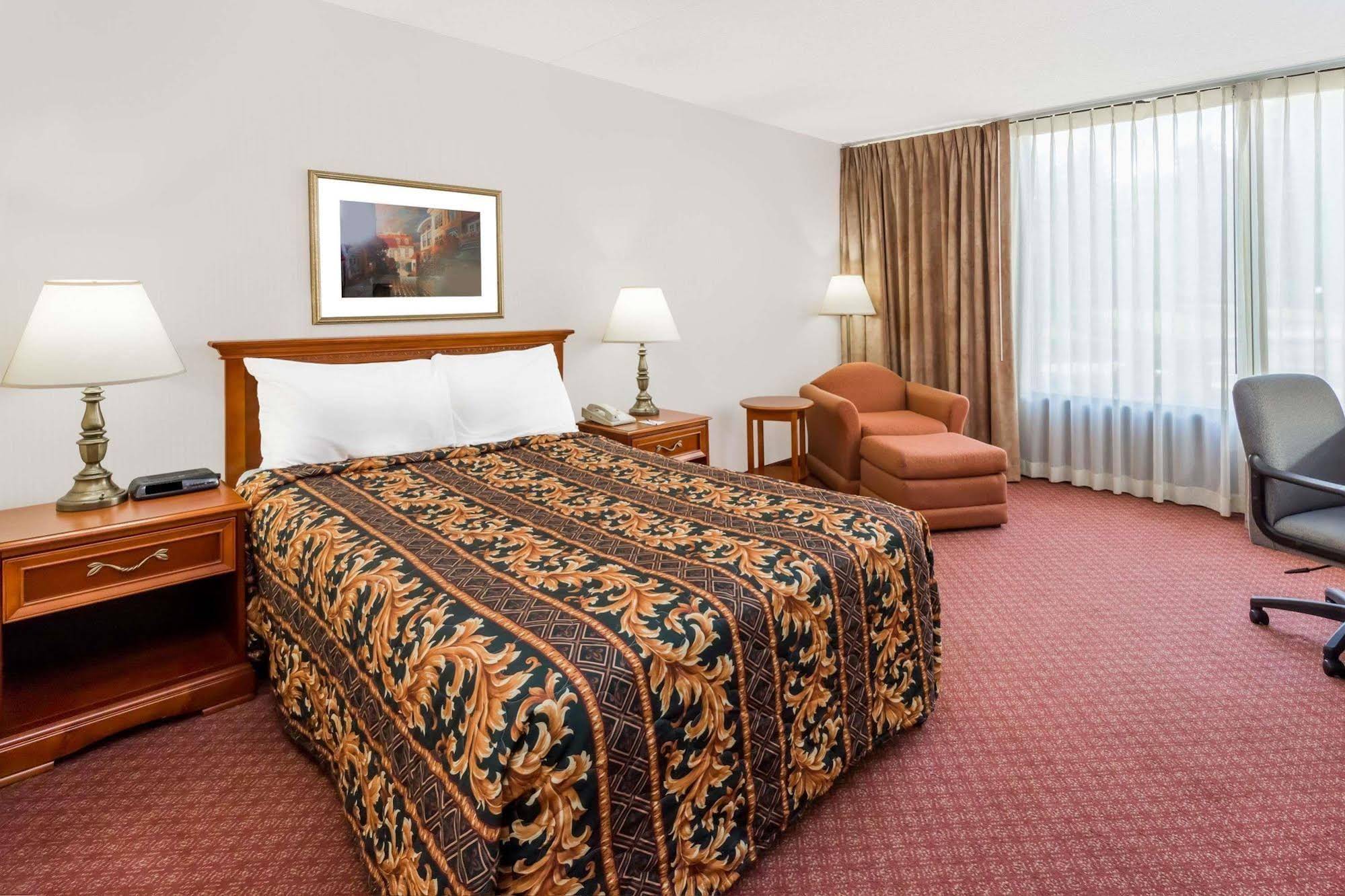 Travelodge Peoria Hotel And Conference Center - photo 16