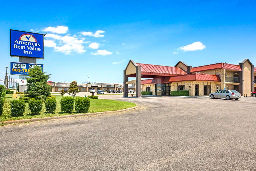 Americas Best Value Inn Paris - photo 4