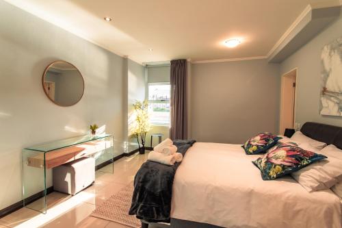 The Centurion Pool Deck Apartment with Views