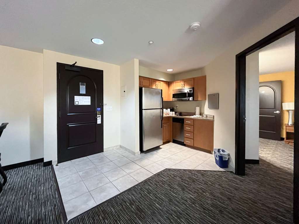 Carlsbad Suites - photo 6