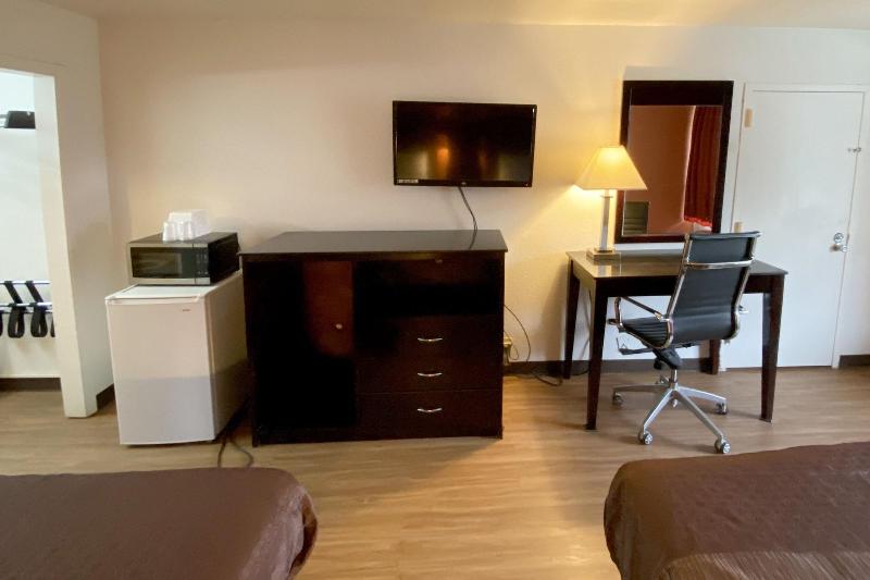 Landmark Hotel - photo 18