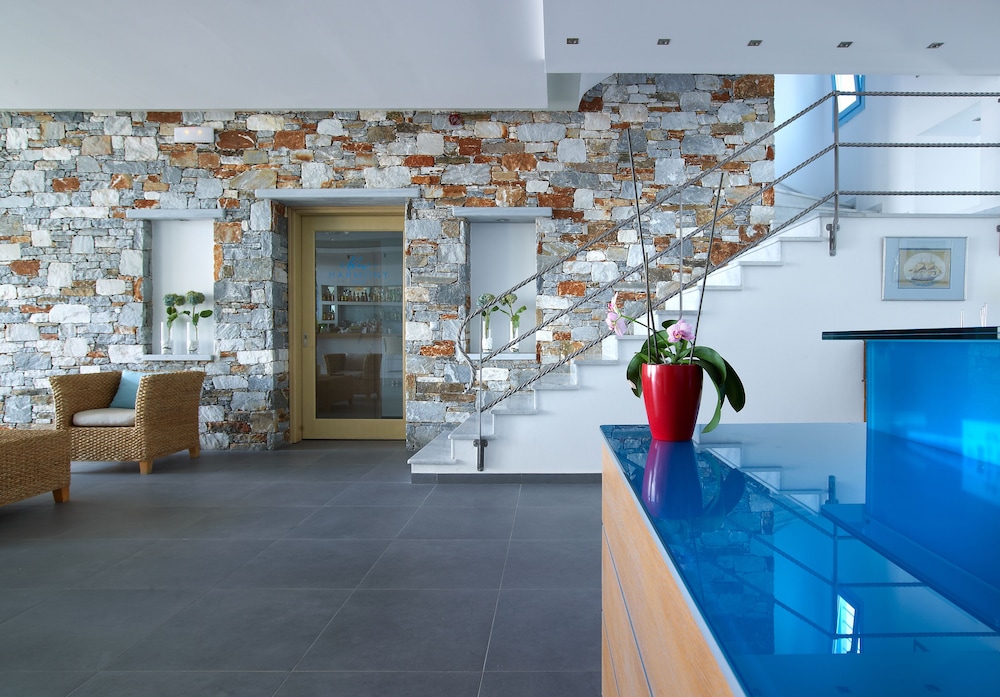 Blue Harmony Hotel — Ano Syros — photo 3