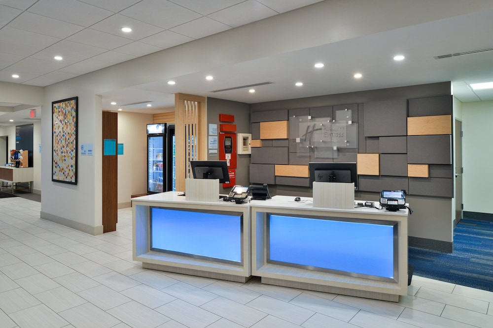 Holiday Inn Express Orlando South Park by IHG - photo 74