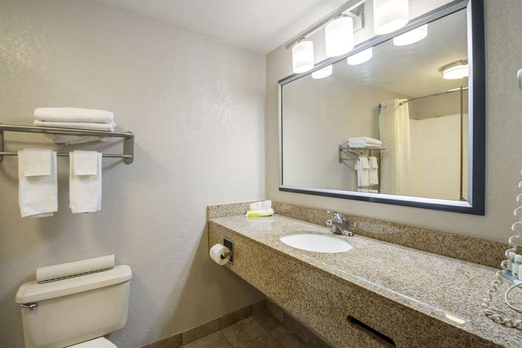 Quality Suites Hickory South - photo 11