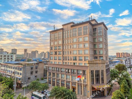 Xiang Jiang Holiday Hotel in Puyang, People's Republic of China