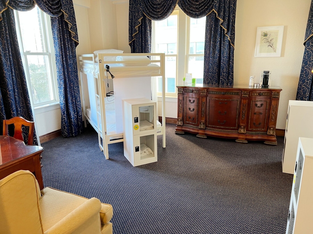 Bposhtels Tampa - photo 16