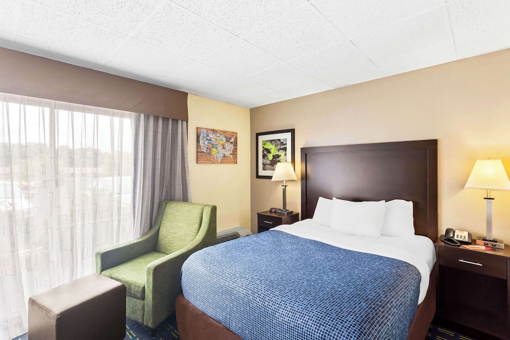 Econo Lodge Waynesboro Skyline Drive - photo 10