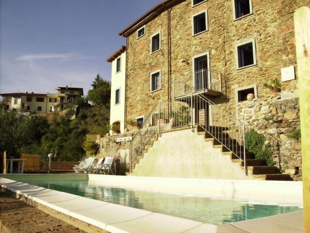 Casa Vacanze Al Settimo Cielo — 4-Star Luxury Hotel in Massa, Italy