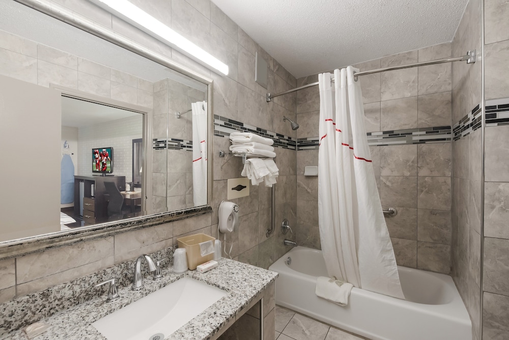 Red Roof Inn Lenoir - photo 19