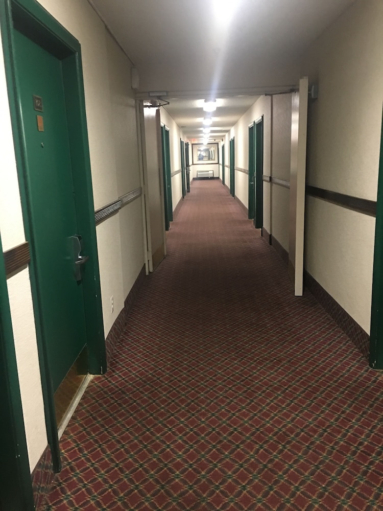A Victory Hotel Southfield - photo 25