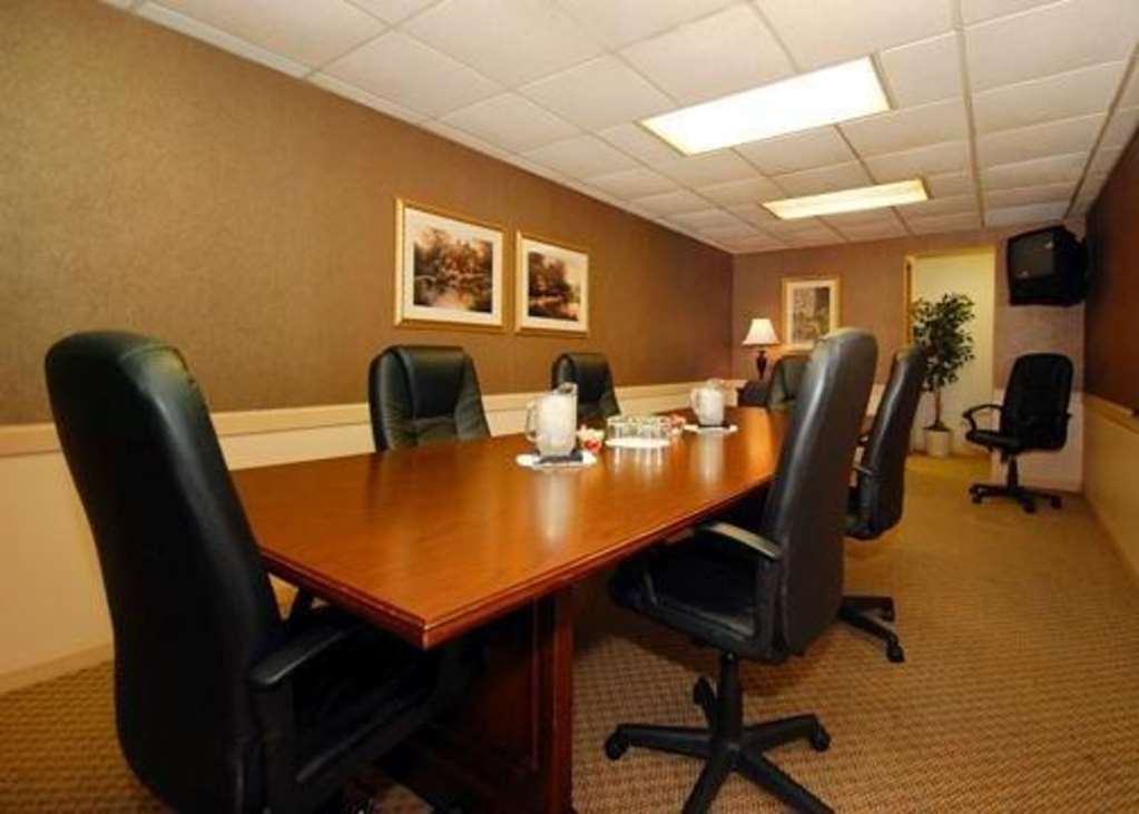 Quality Inn Pittsburgh Airport - photo 27