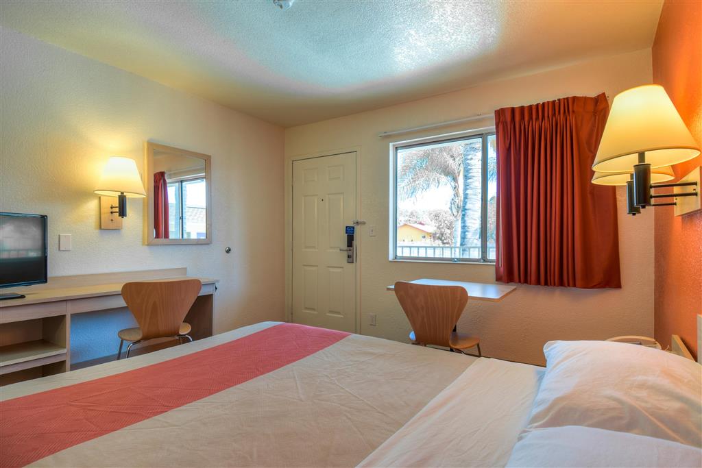 Motel6 Jurupa Valley CA Riverside West - photo 8