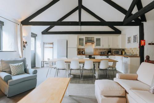 Wheel House @ Goonwinnow Farm — 4-Star Luxury Hotel in Newquay, United Kingdom