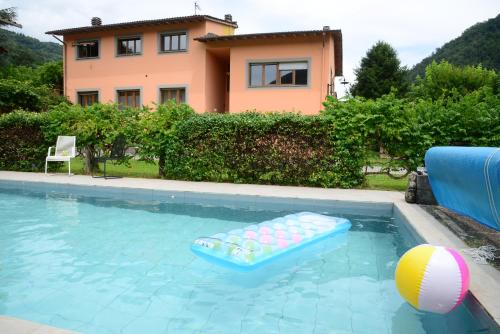 Casa Hydrangea con piscina e giardino — 4-Star Luxury Hotel in Bagni Di Lucca, Italy