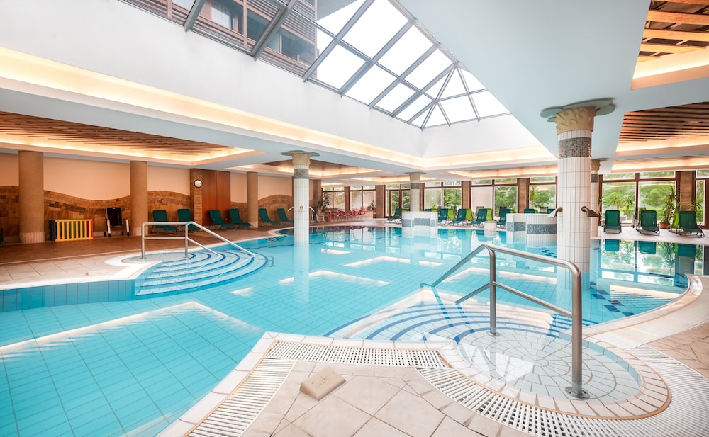 Hotel Aquarell — hotel in Cegled
