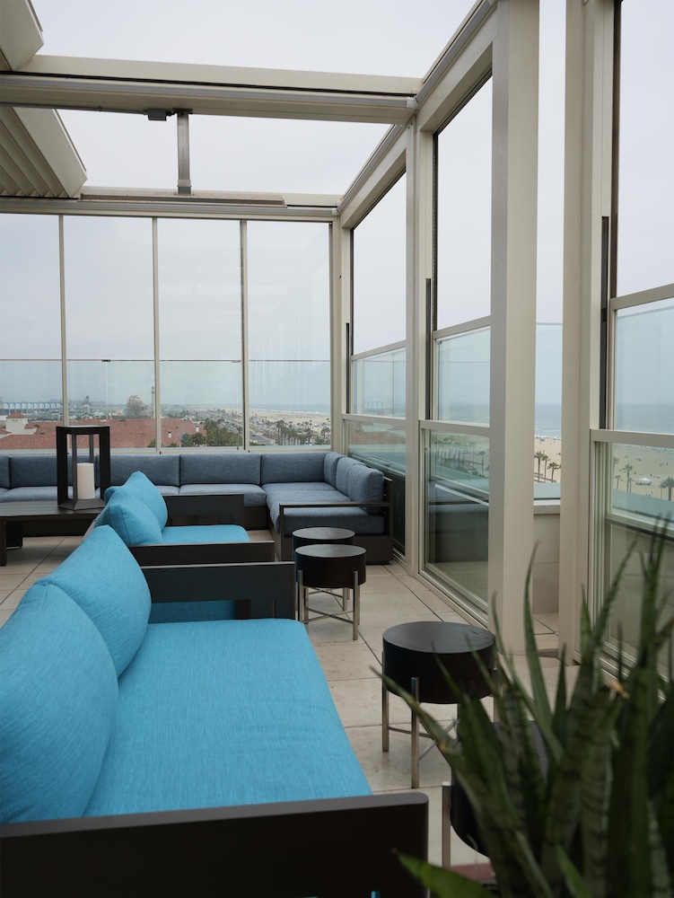 The Waterfront Beach Resort A Hilton Hotel - photo 256