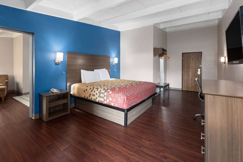 Baymont by Wyndham Bay City - photo 22