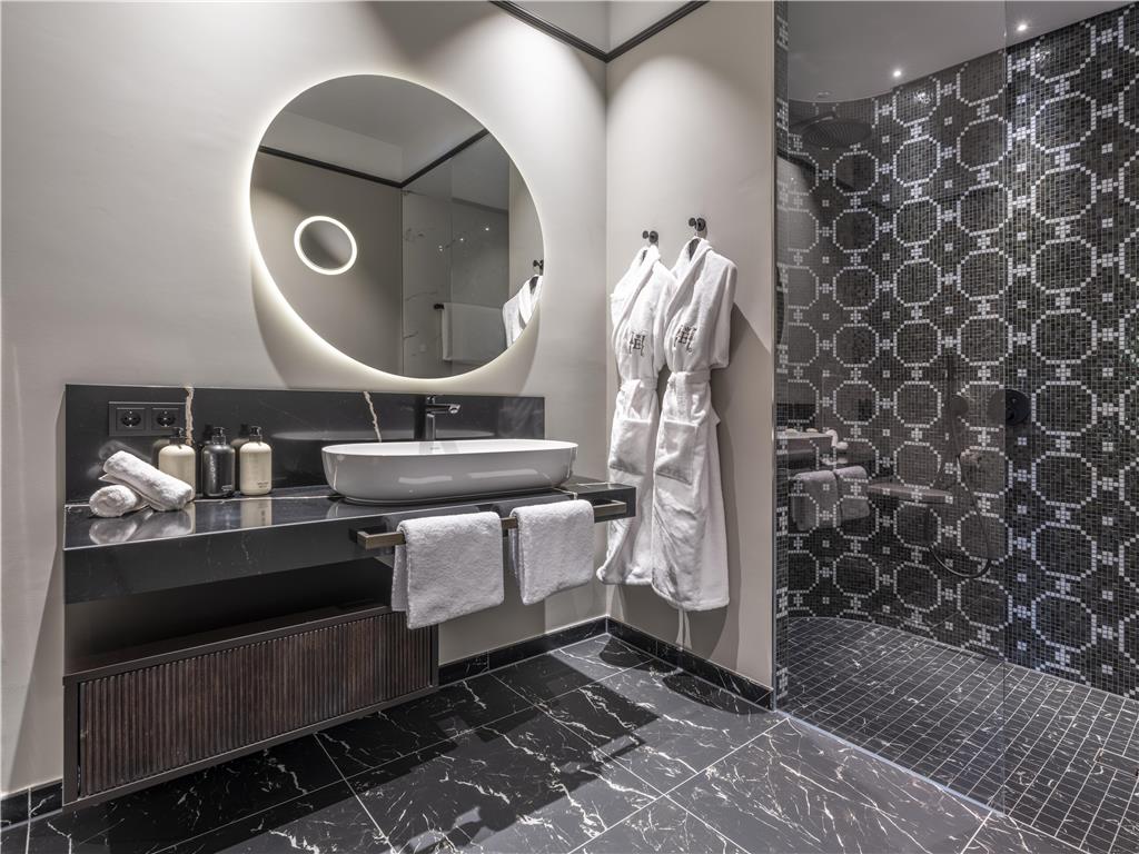 ICONS EHBB rooms Deluxe Heritage