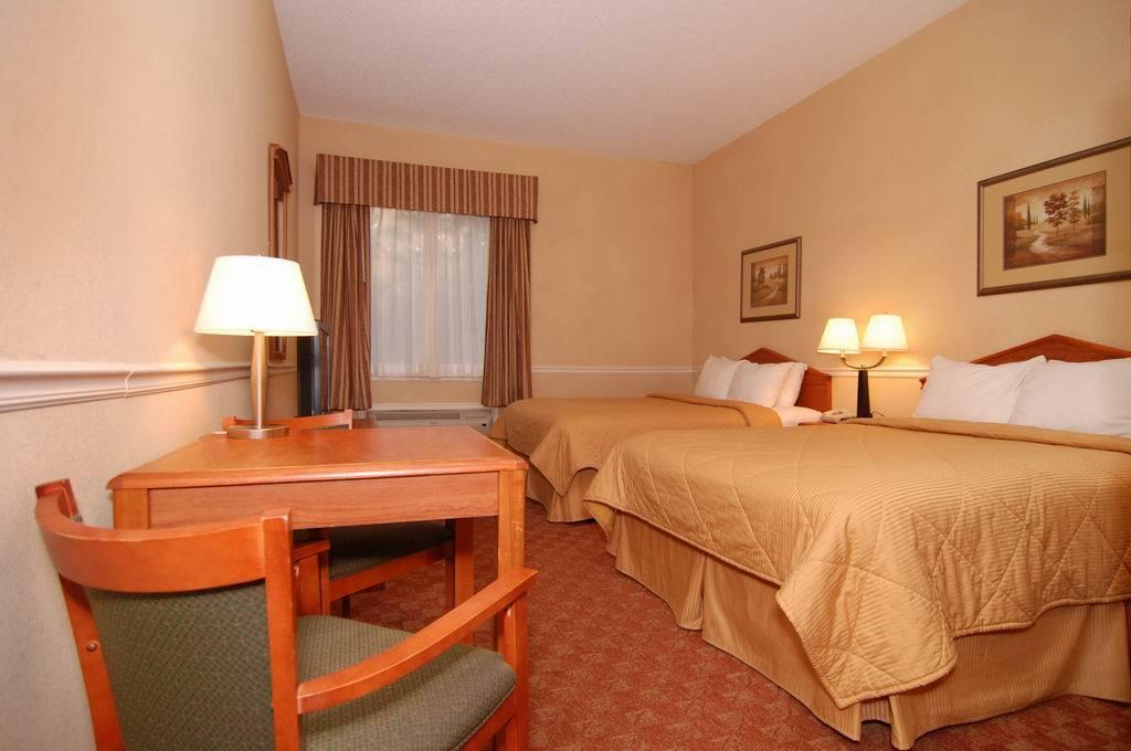 Days Inn Henderson - photo 5