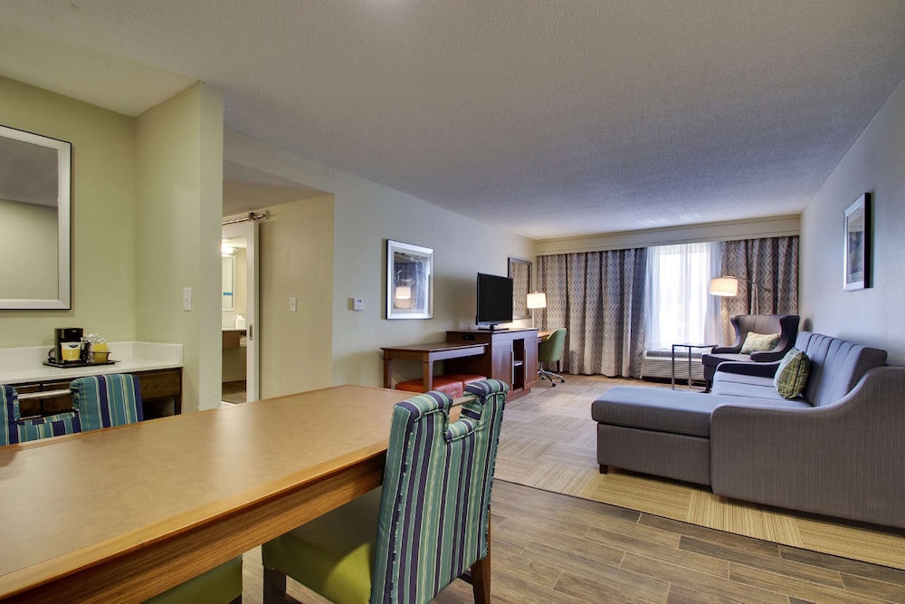 Hampton Inn Warner Robins - photo 14