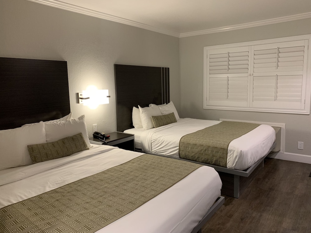 Sand Castle Inn - photo 11