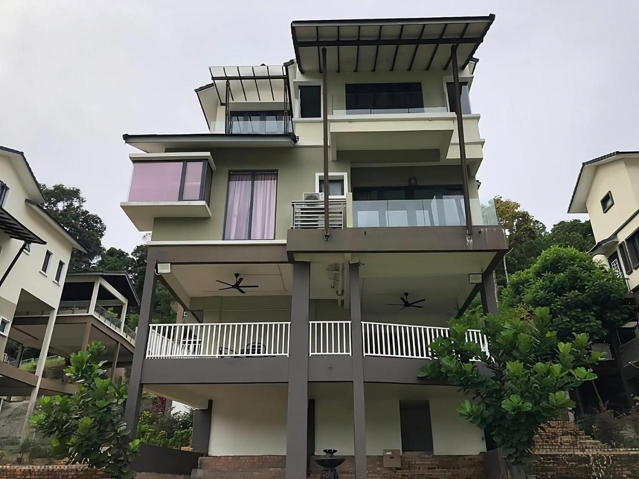 Orak Villa @ Kayangan Heights — 4-Star Luxury Hotel in Shah Alam, Malaysia