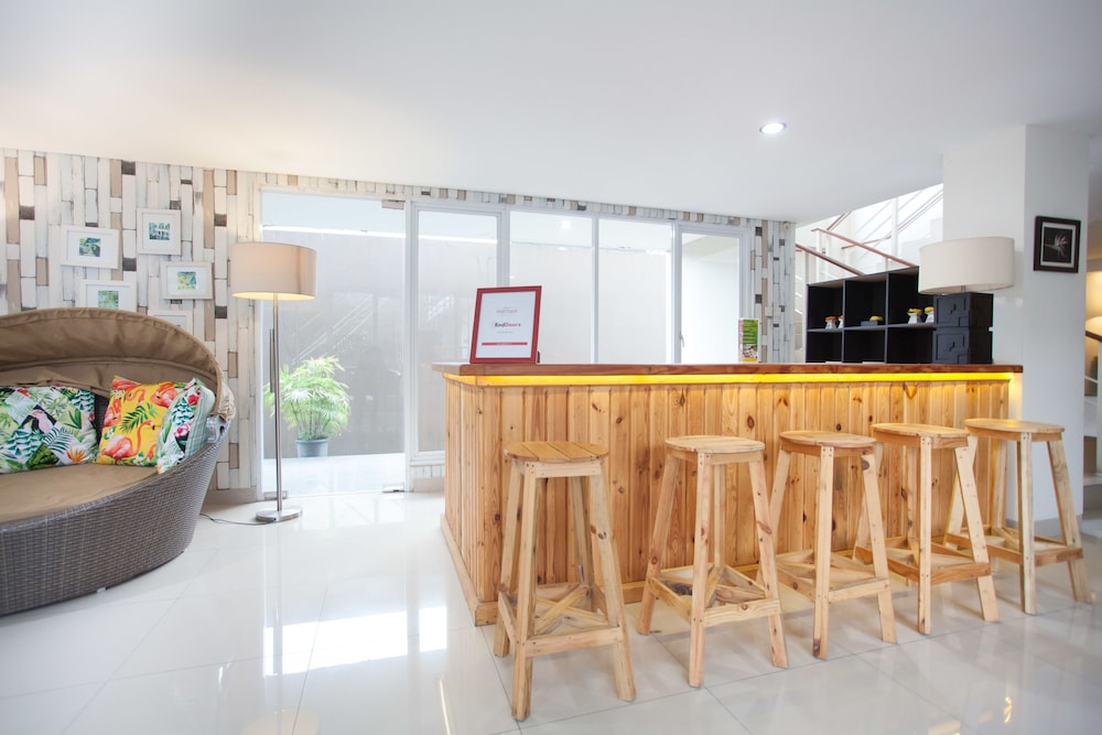 RedDoorz Plus @ Riverside Malang — Malang — photo 2