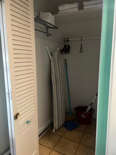 Claddagh Motel & Suites - photo 57