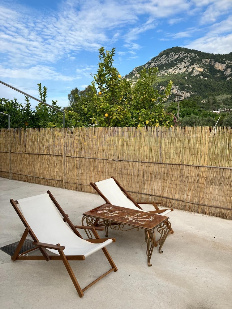 Kamena Home Apartment in Kamena Vourla — 4-Star Luxury Hotel in Kamena Vourla, Greece