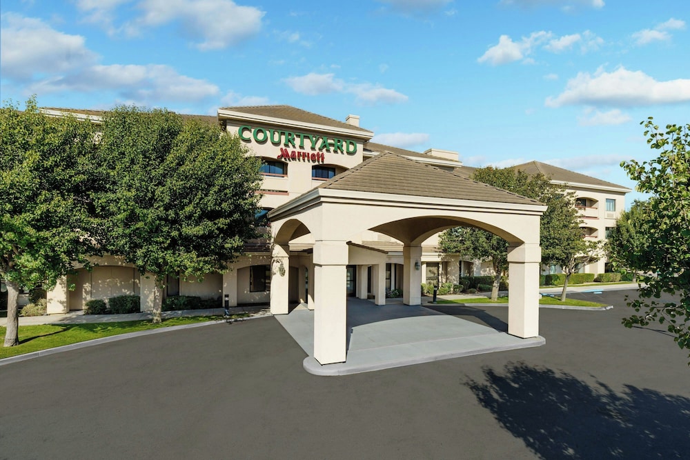 Courtyard by Marriott Salinas Monterey - photo 45