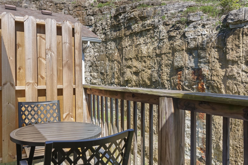 Hillside Cottage in The Vineyards Resort - photo 19