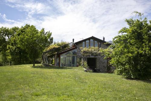 IseoLakeRental Villa Dossello — 4-Star Luxury Hotel in Solto Collina, Italy