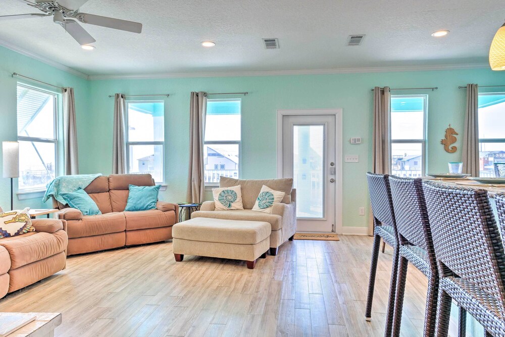 Furnished Deck and Ocean Views Surfside Beach Home — Surfside Beach — photo 5