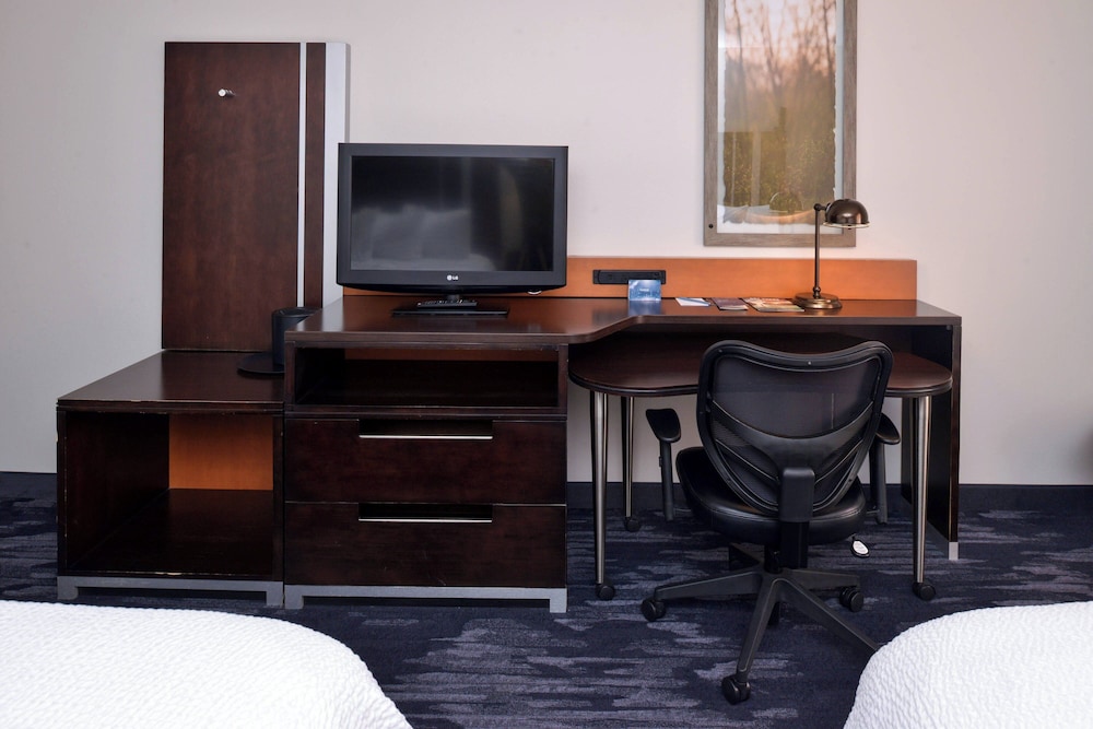 Fairfield Inn & Suites Cedar Rapids - photo 15
