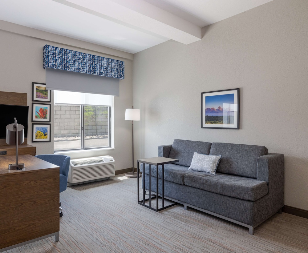 Hampton Inn & Suites Casper - photo 16