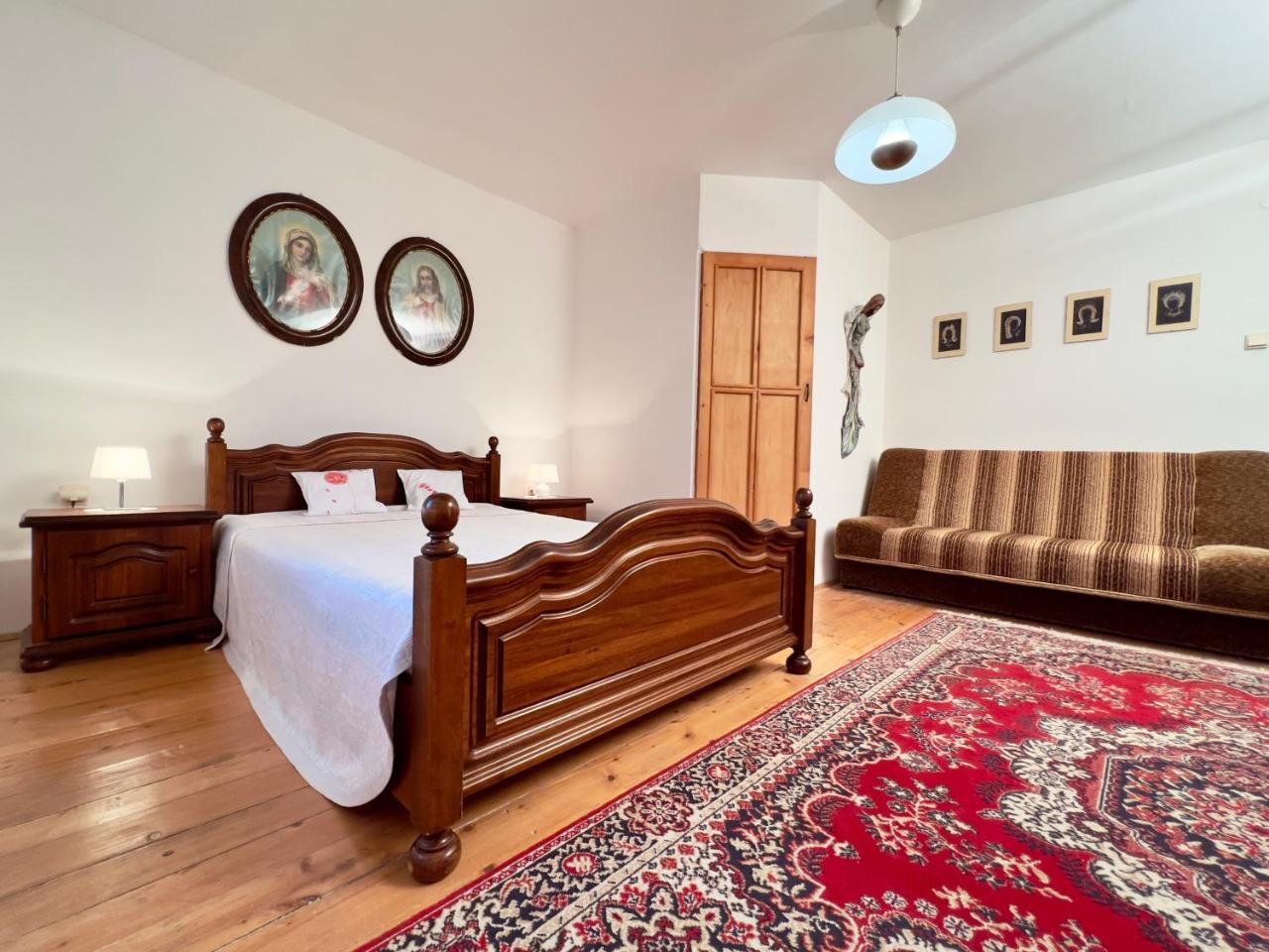 U včelára AEDA chalupa - last minute hotel in Unknown City